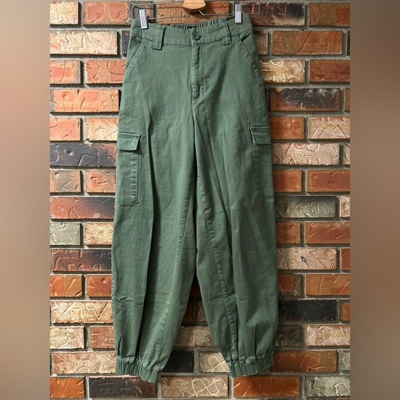 Urban Outfitters BDG High Rise Parachute Baggy Green Cargo Pants - Picture 2 of 4